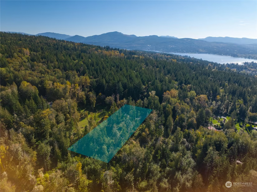 Discover Your Dream Property: 1812 Squalicum Mountain Road, Bellingham, WA
